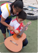 Actividad escolar de la comunidad Mannucci